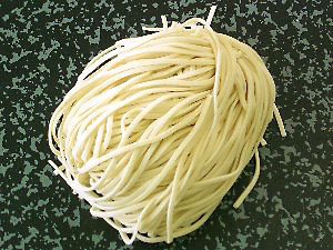 尾道ラーメン業務用生麺・15番平麺  20玉